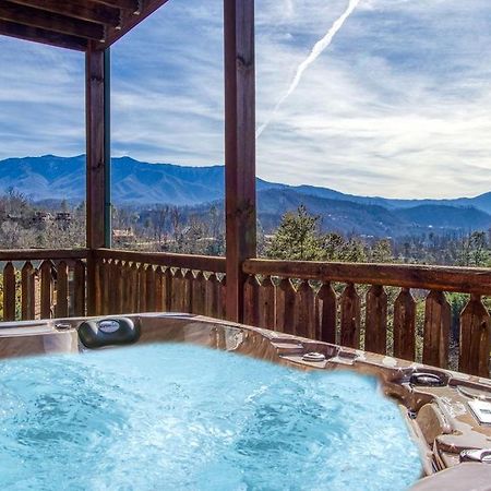 Lazy Bear Lodge, Hot Tub, Resort Pool, Wifi, 1089 Free Tickets Each Paid Day, Dollywood And More 개틀린버그 외부 사진