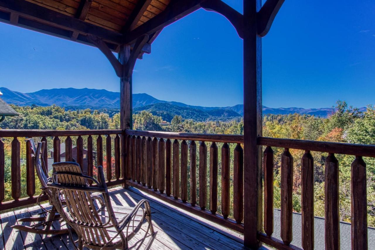 Lazy Bear Lodge, Hot Tub, Resort Pool, Wifi, 1089 Free Tickets Each Paid Day, Dollywood And More 개틀린버그 외부 사진